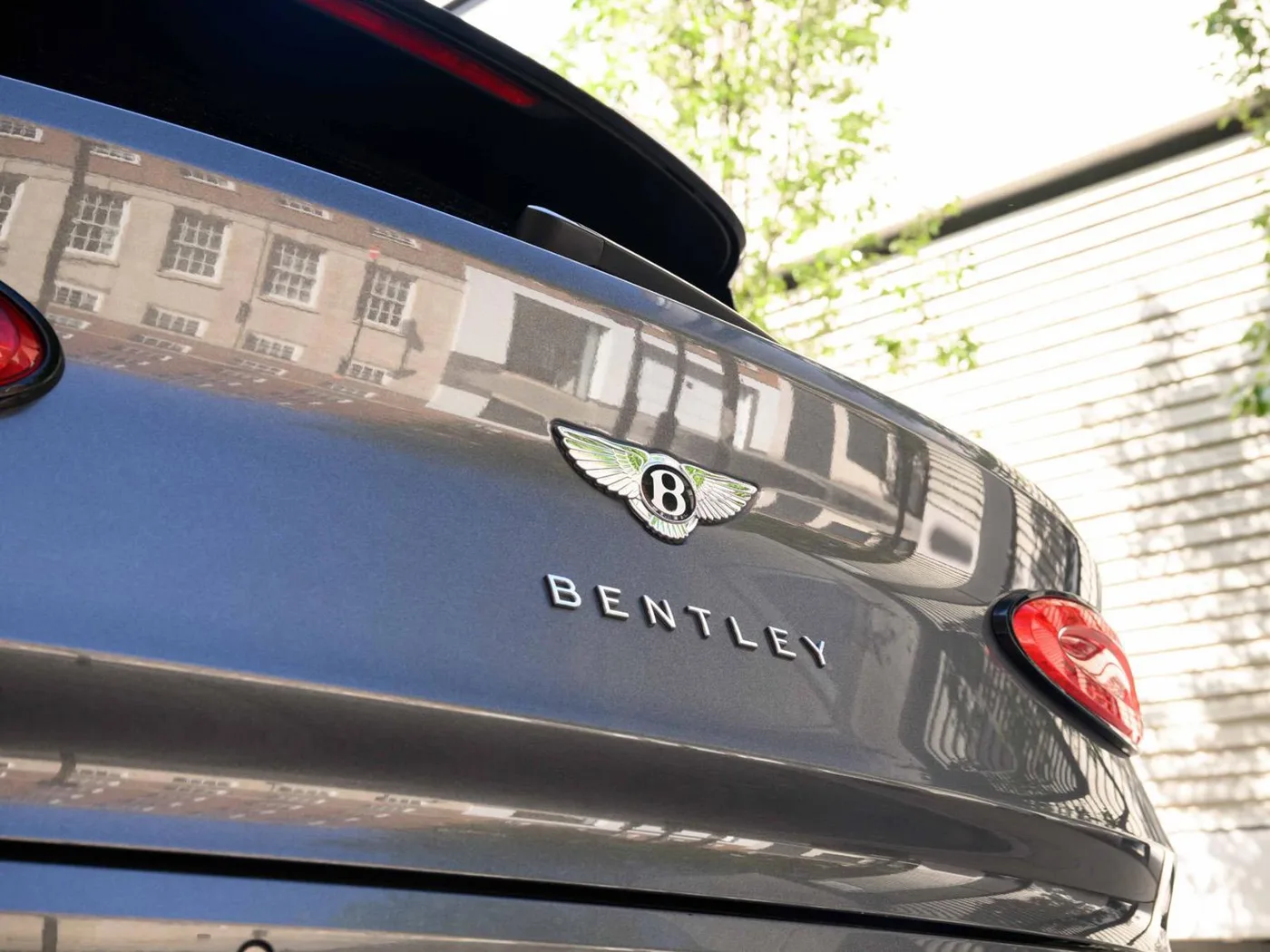 2020 Bentley Bentayga V8 offered by a franchised dealer group in London, United Kingdom, photo 19 of 25