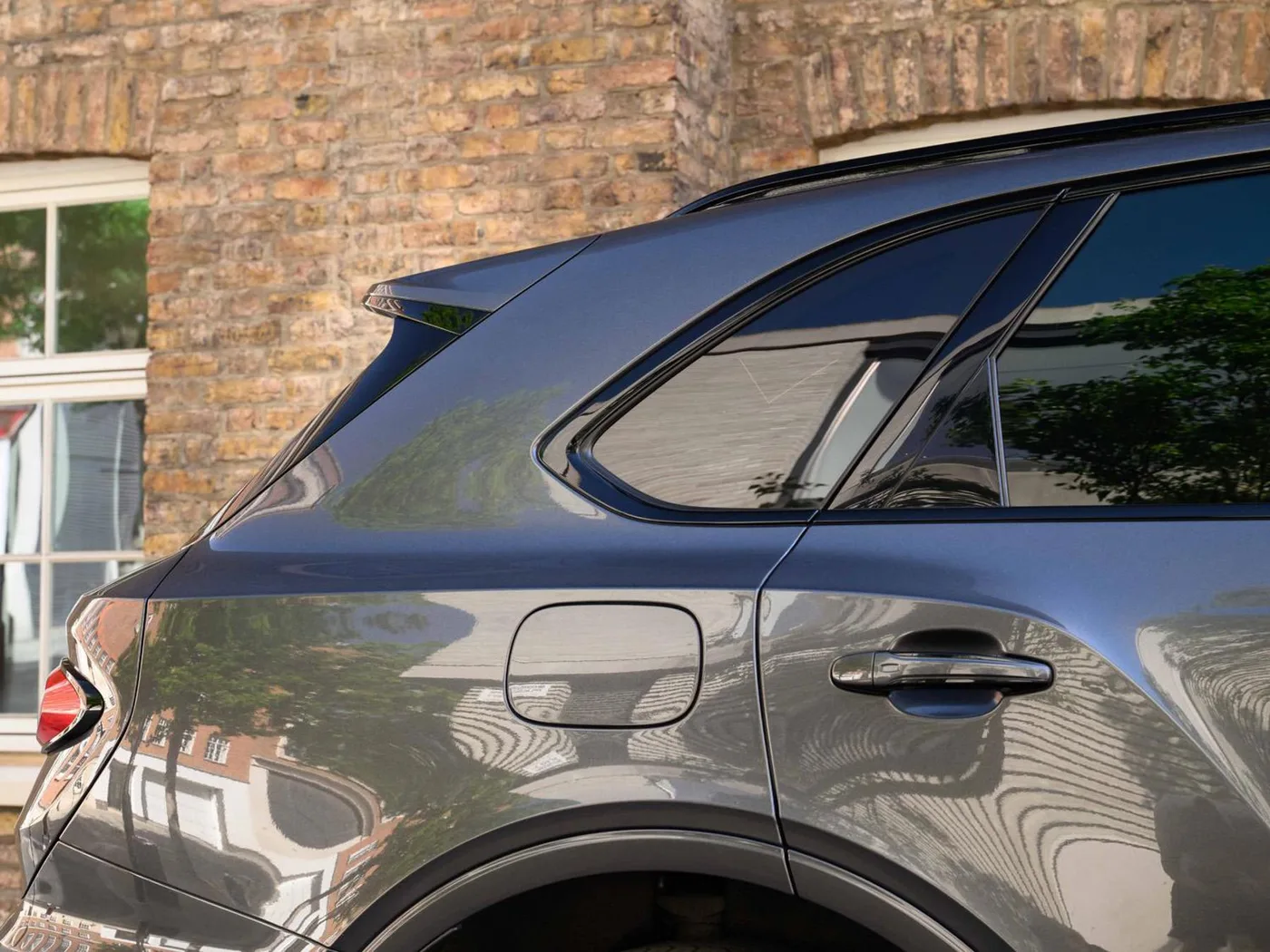2020 Bentley Bentayga V8 offered by a franchised dealer group in London, United Kingdom, photo 22 of 25