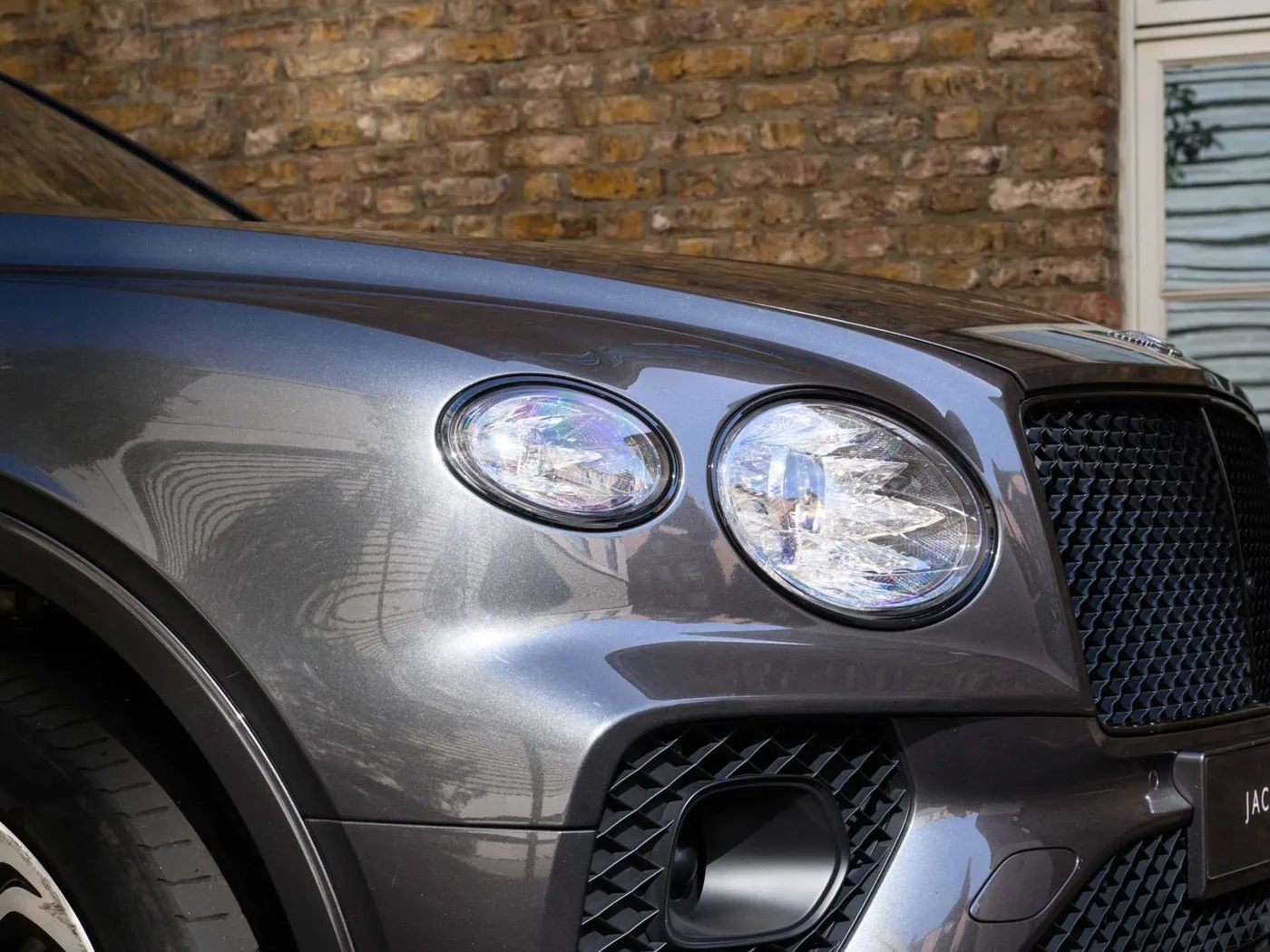 2020 Bentley Bentayga V8 offered by a franchised dealer group in London, United Kingdom, photo 24 of 25