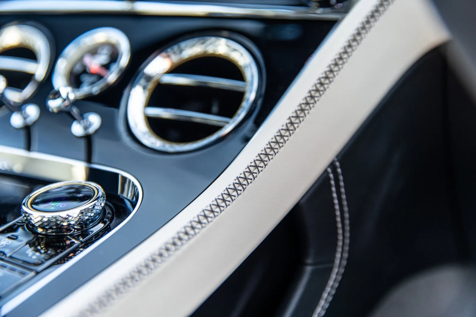 2020 Bentley Continental GT Centenary Edition, 28/30