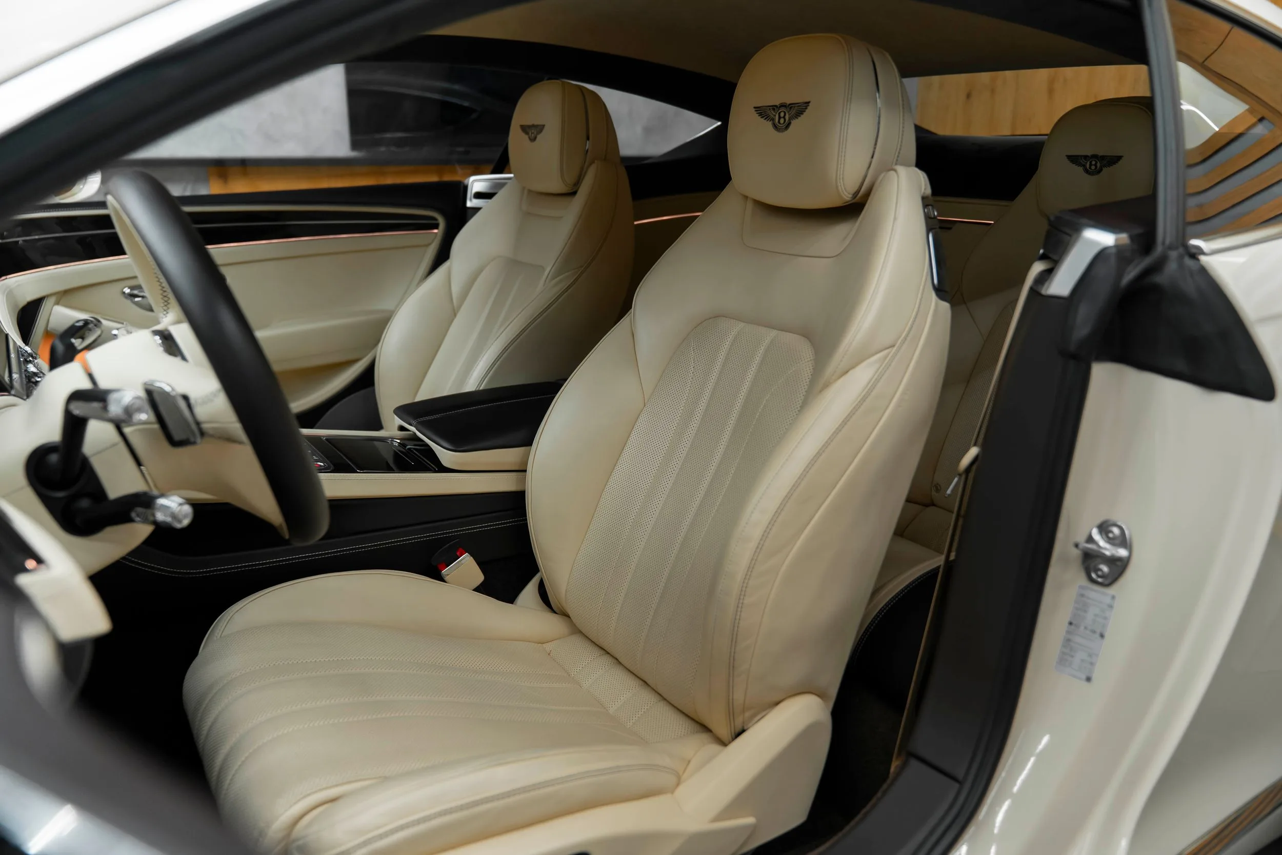 2020 Bentley Continental GT V8, 6/25