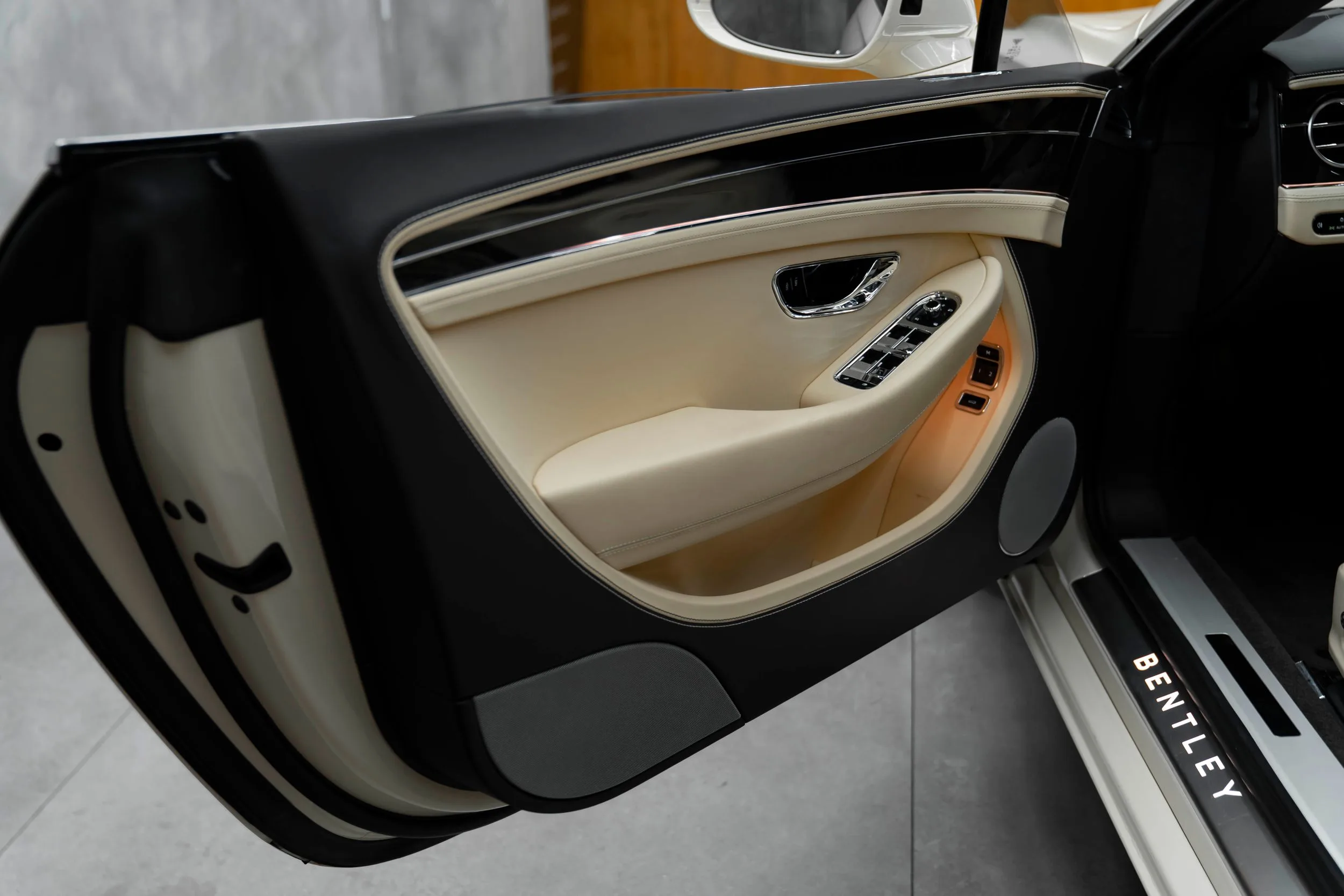 2020 Bentley Continental GT V8, 18/25