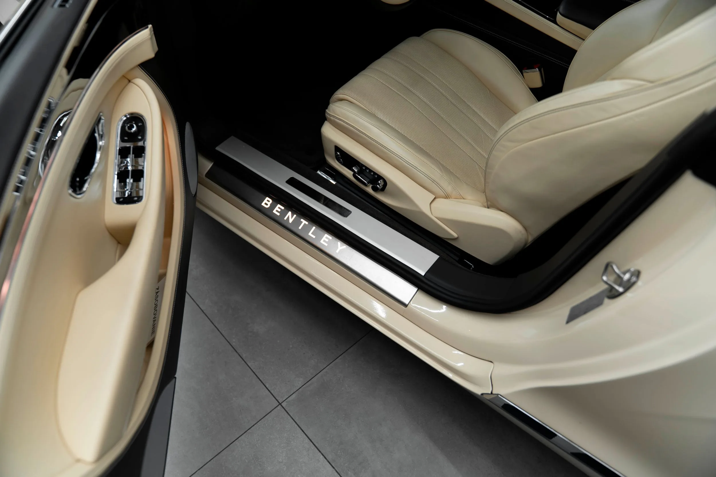 2020 Bentley Continental GT V8, 19/25
