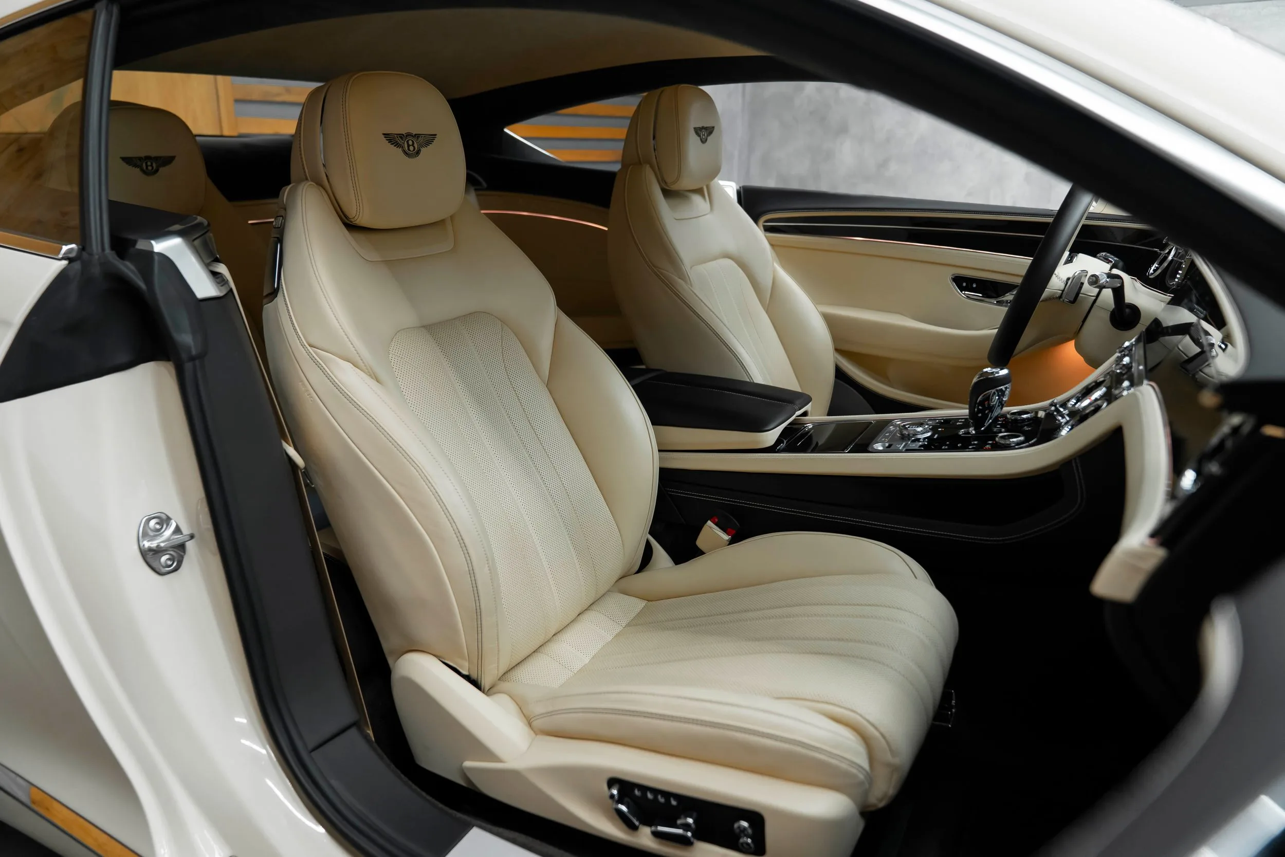2020 Bentley Continental GT V8, 22/25