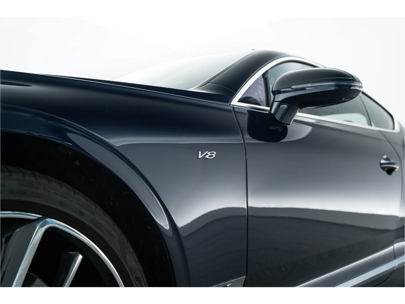 2020 Bentley Continental GT V8 offered by an official Bentley dealer in Rotterdam, Netherlands, photo 14 of 15