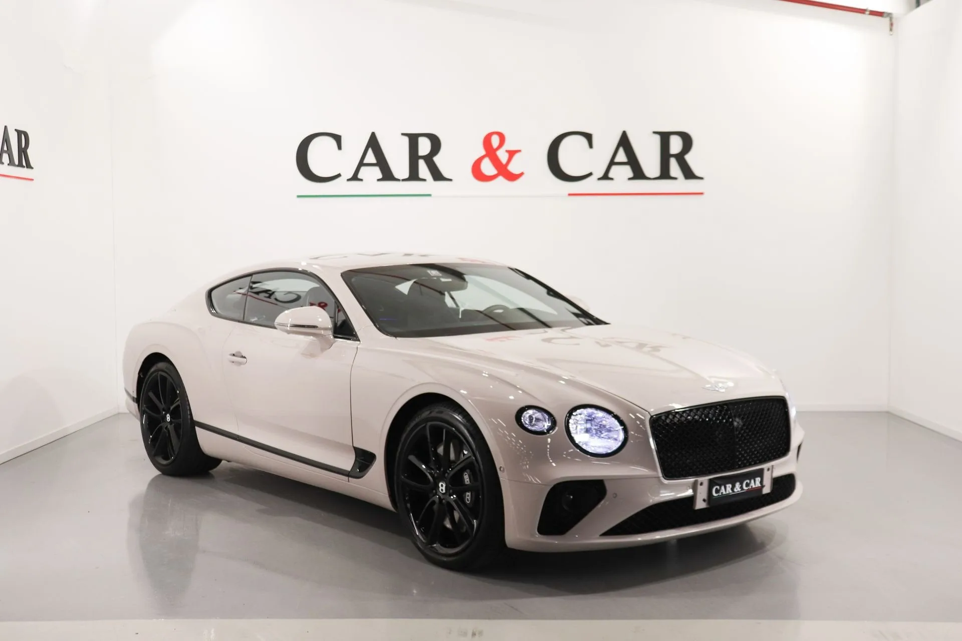 2020 Bentley Continental GT V8 offered by a specialist dealer in Zibido San Giacomo, Italy, main photo