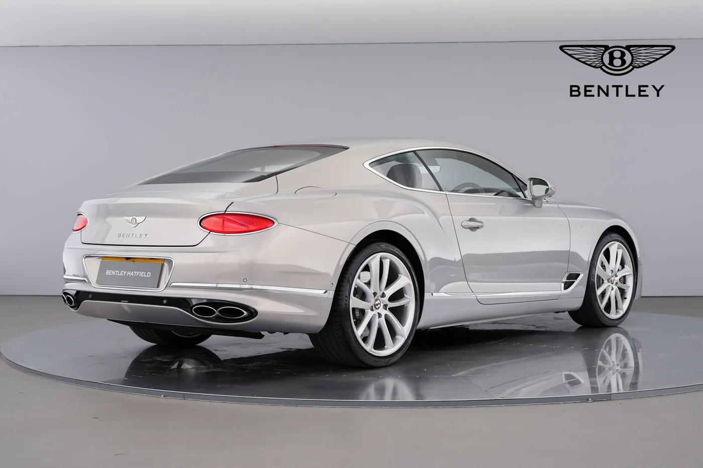 2020 Bentley Continental GT V8 proposée par un groupe de concessions agréées à Hatfield, Royaume-Uni, photo 2 sur 25