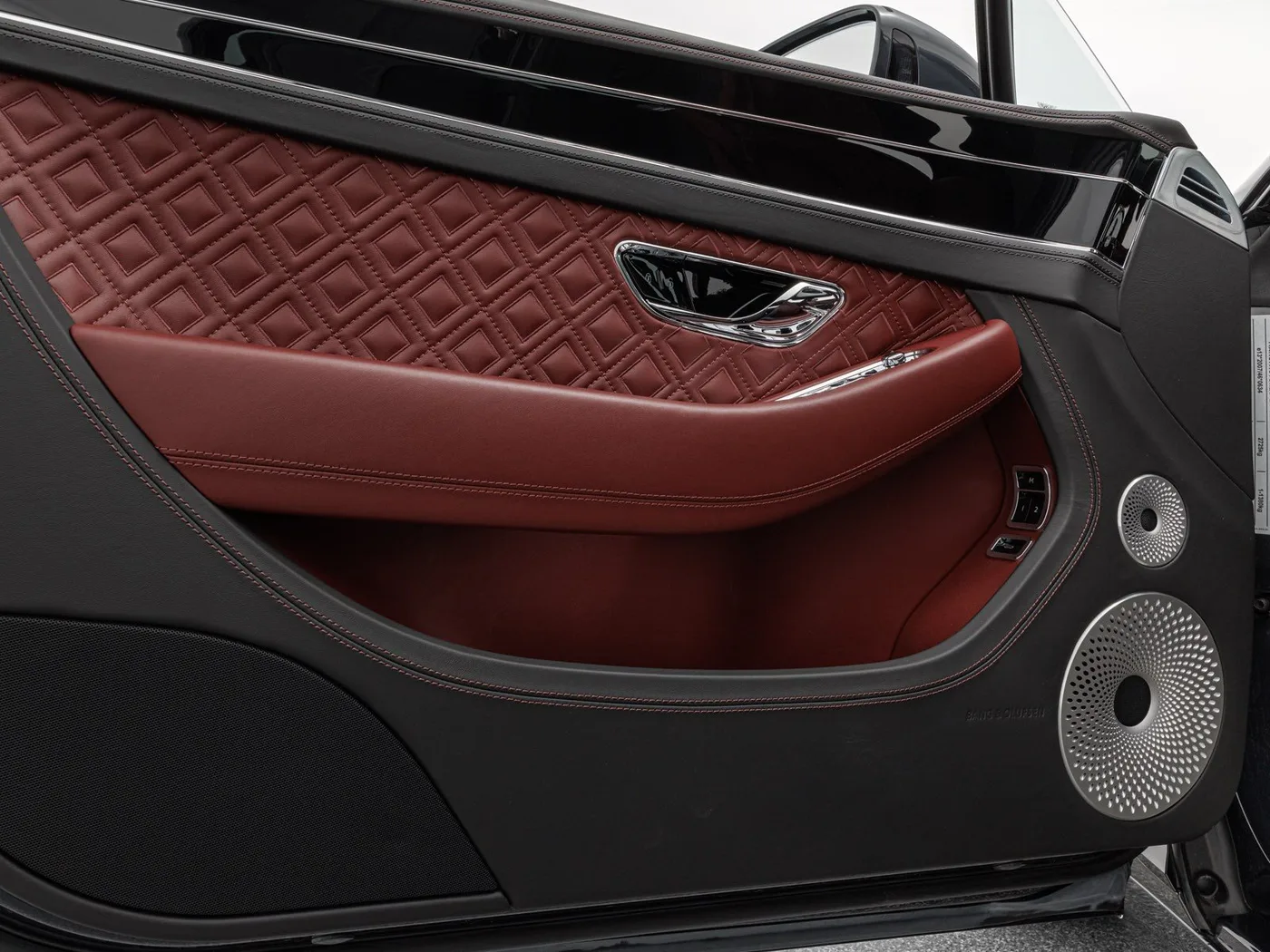 2020 Bentley Continental GT W12 offered by a specialist dealer in Böblingen, Germany, photo 9 of 15