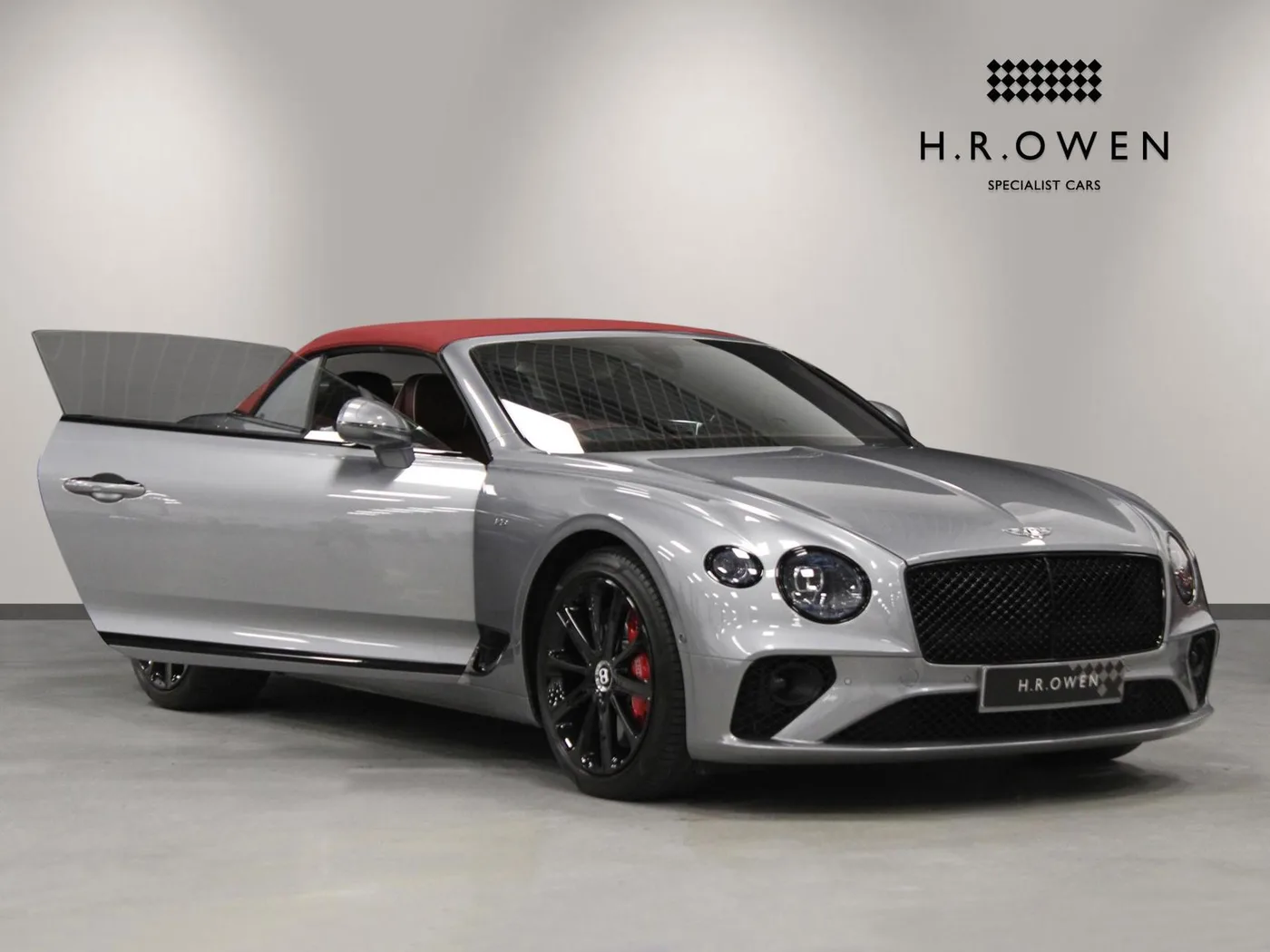 2020 Bentley Continental GTC V8 proposée par un groupe de concessions agréées à Cheltenham, Royaume-Uni, photo 13 sur 25