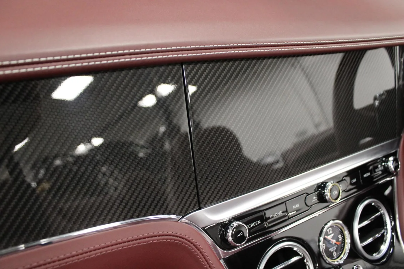 2020 Bentley Continental GTC V8 proposée par un groupe de concessions agréées à Cheltenham, Royaume-Uni, photo 20 sur 25