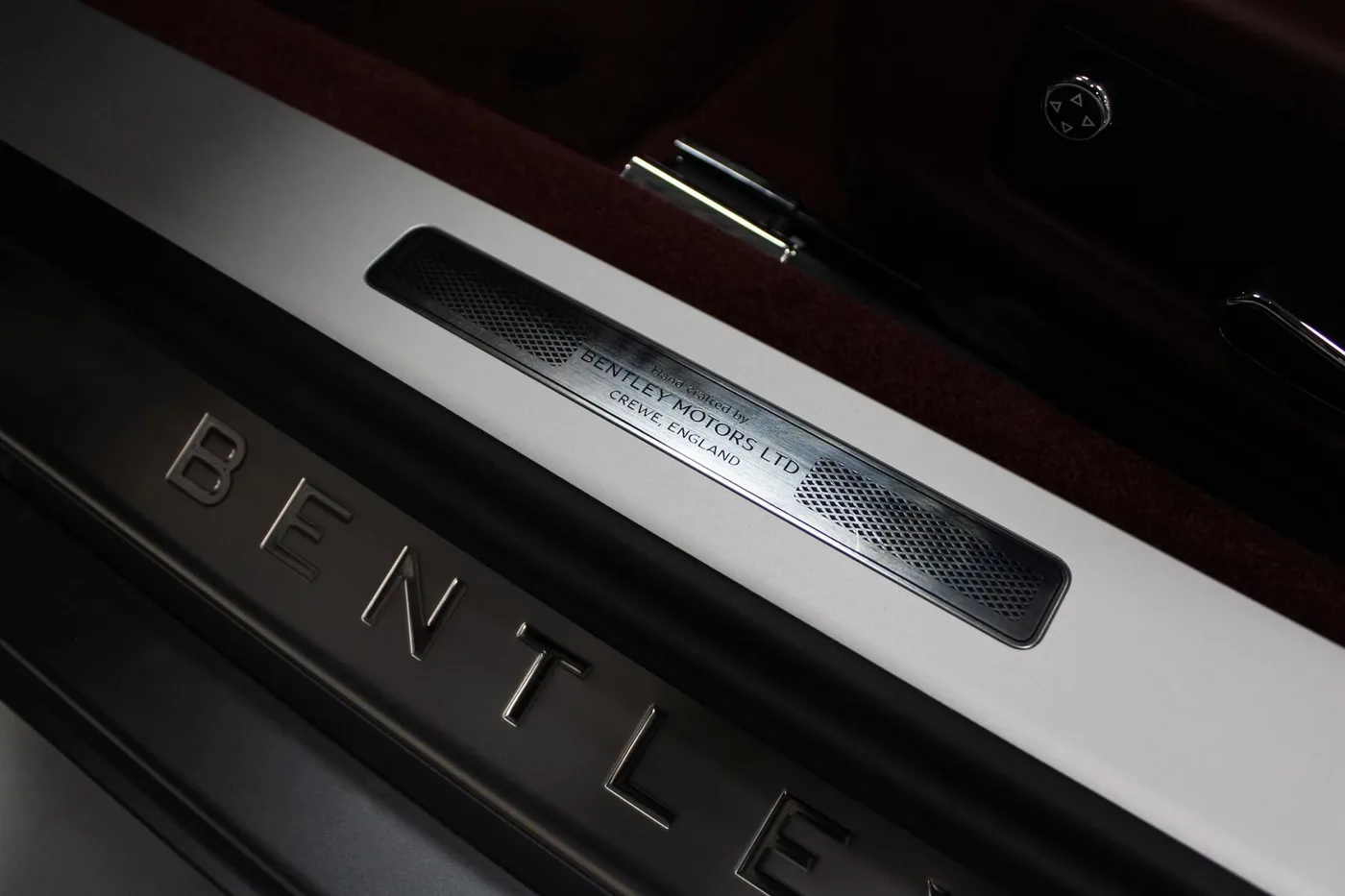 2020 Bentley Continental GTC V8 proposée par un groupe de concessions agréées à Cheltenham, Royaume-Uni, photo 21 sur 25