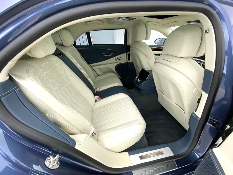2020 Bentley Flying Spur, 29/30