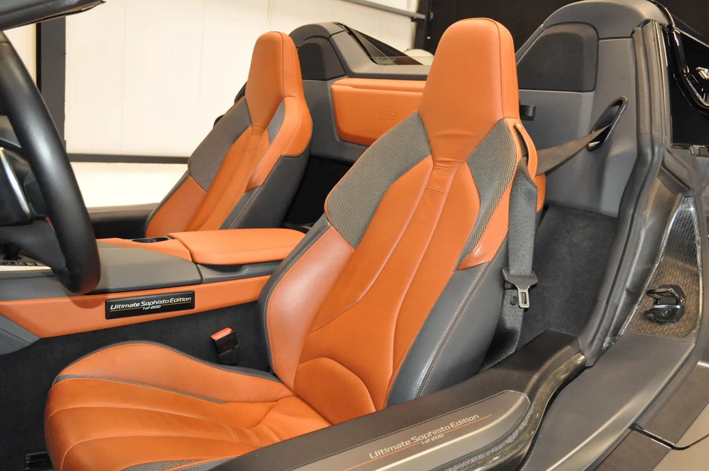 2020 BMW i8 offered by a collector car dealer in Alkmaar, Netherlands, photo 6 of 15