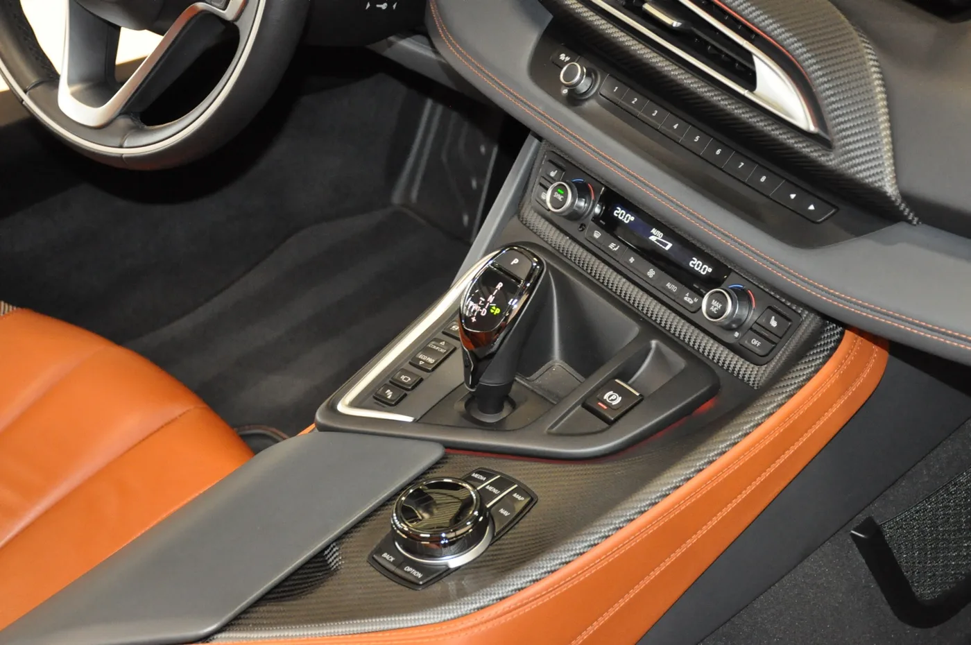 2020 BMW i8 offered by a collector car dealer in Alkmaar, Netherlands, photo 10 of 15