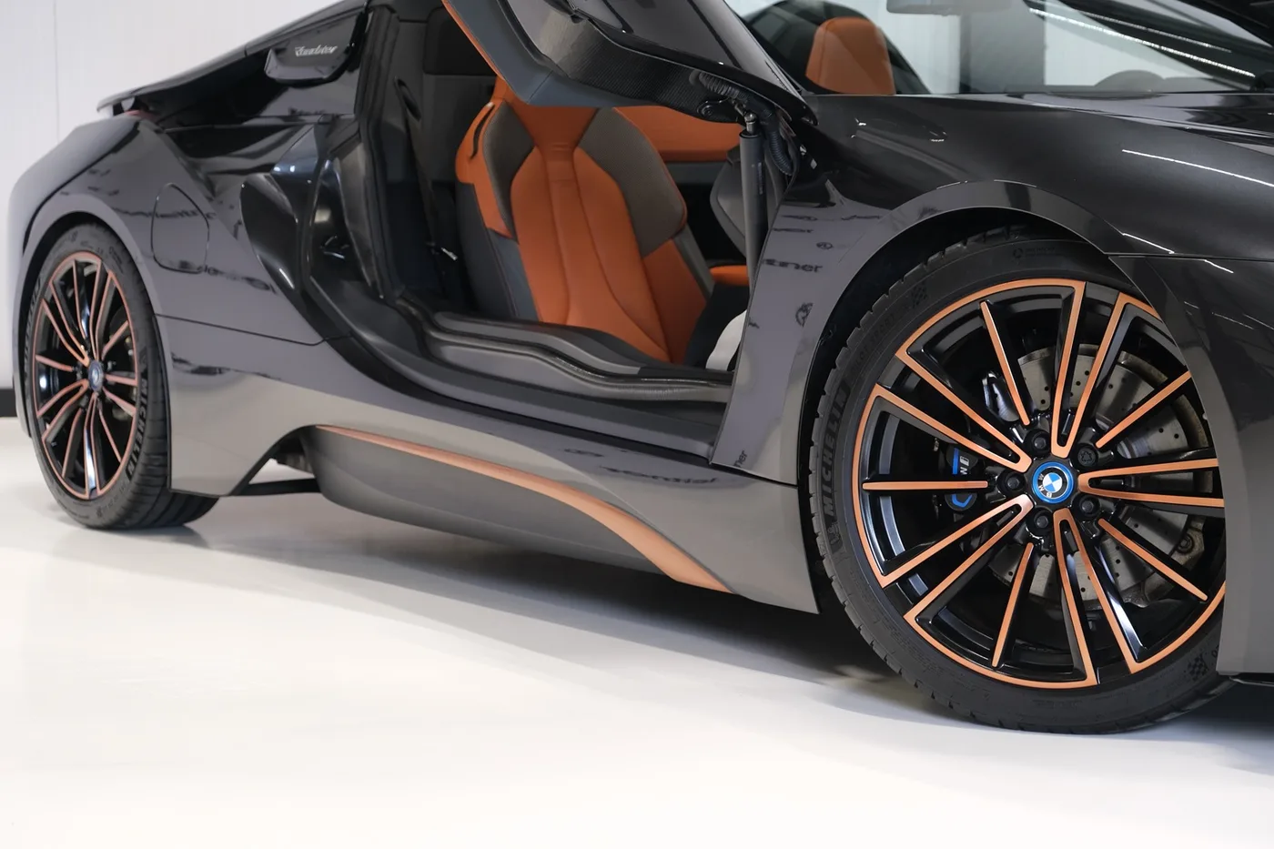 2020 BMW i8 offered by a collector car dealer in Alkmaar, Netherlands, photo 14 of 15