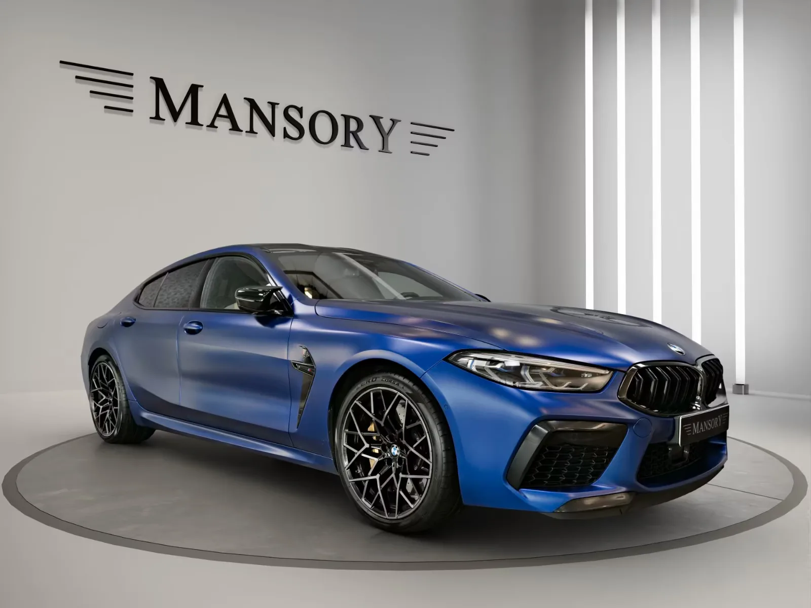 2020 BMW M8 Competition Gran Coupé proposée par un concessionnaire spécialisé à Prague, Tchéquie, photo principale
