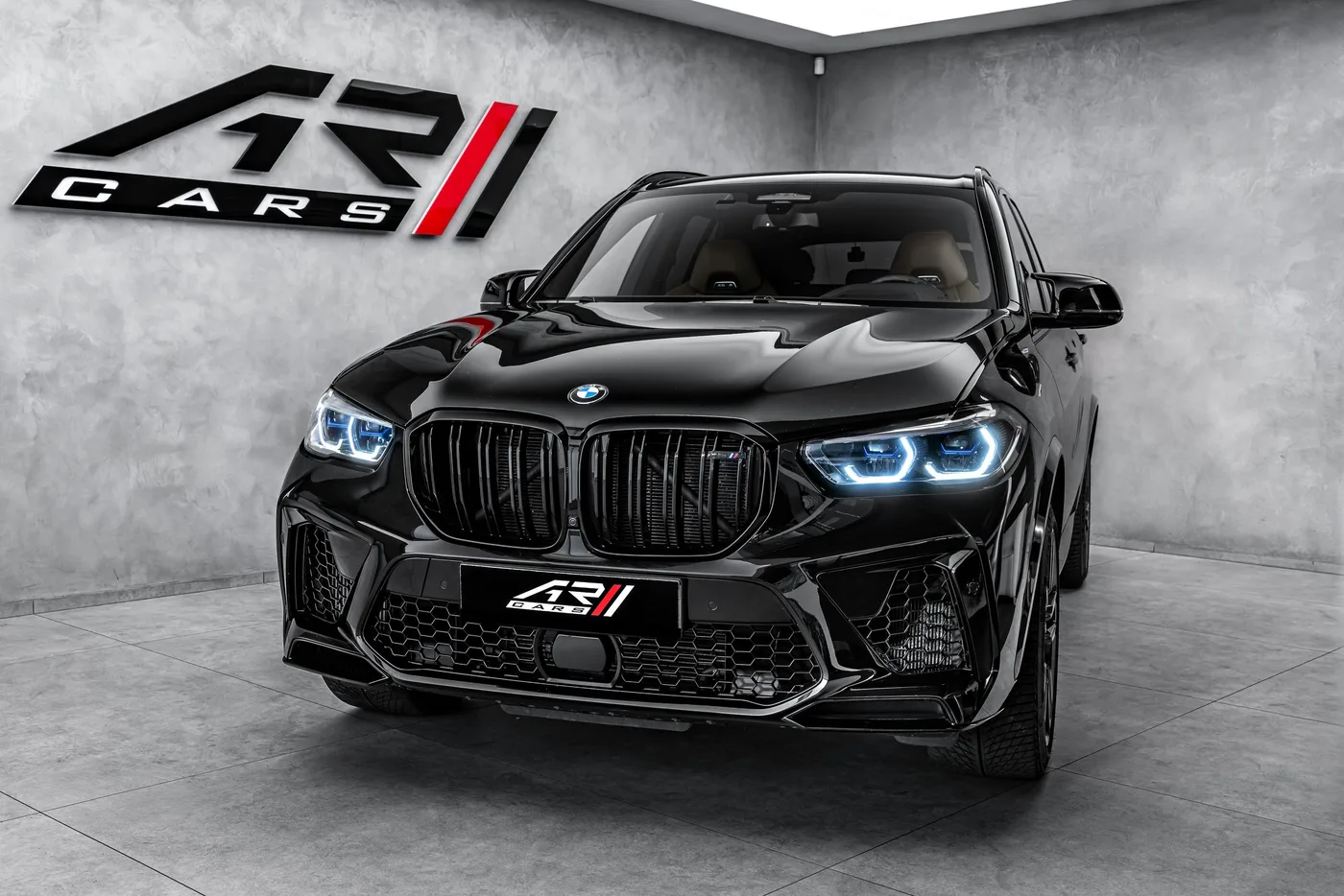 2020 BMW X5 M Competition angeboten von einem Fachhändler in Ostrava, Tschechien, Foto 3 von 15