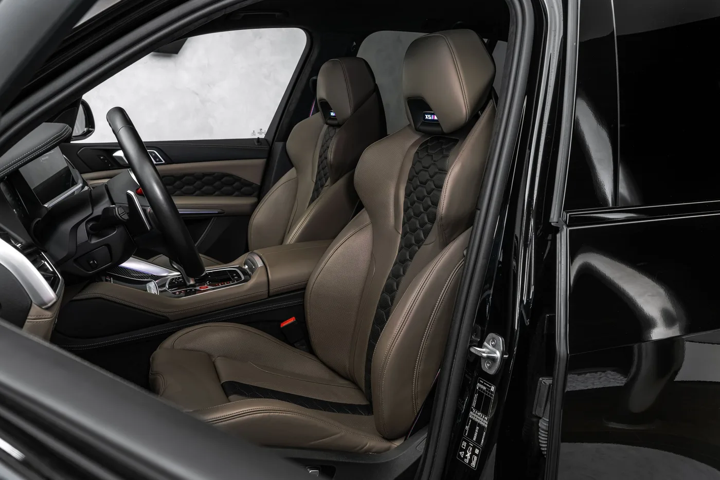 2020 BMW X5 M Competition angeboten von einem Fachhändler in Ostrava, Tschechien, Foto 13 von 15