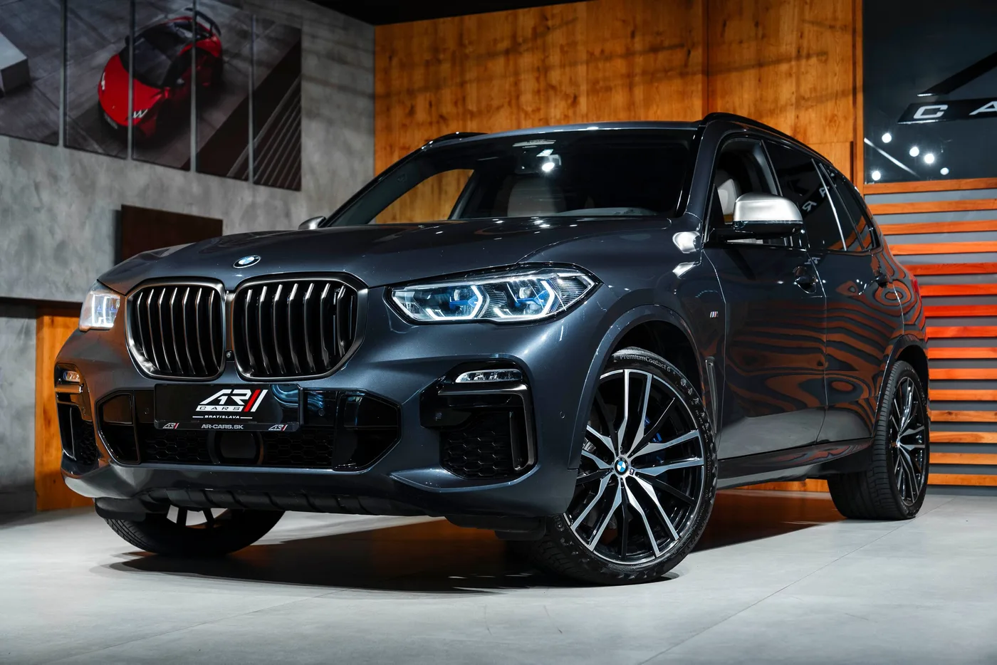 2020 BMW X5 M50d offered by a specialist dealer in Bratislava, Slovakia, photo 4 of 15
