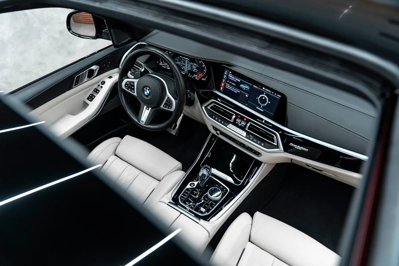 2020 BMW X5 M50d offered by a specialist dealer in Bratislava, Slovakia, photo 7 of 15