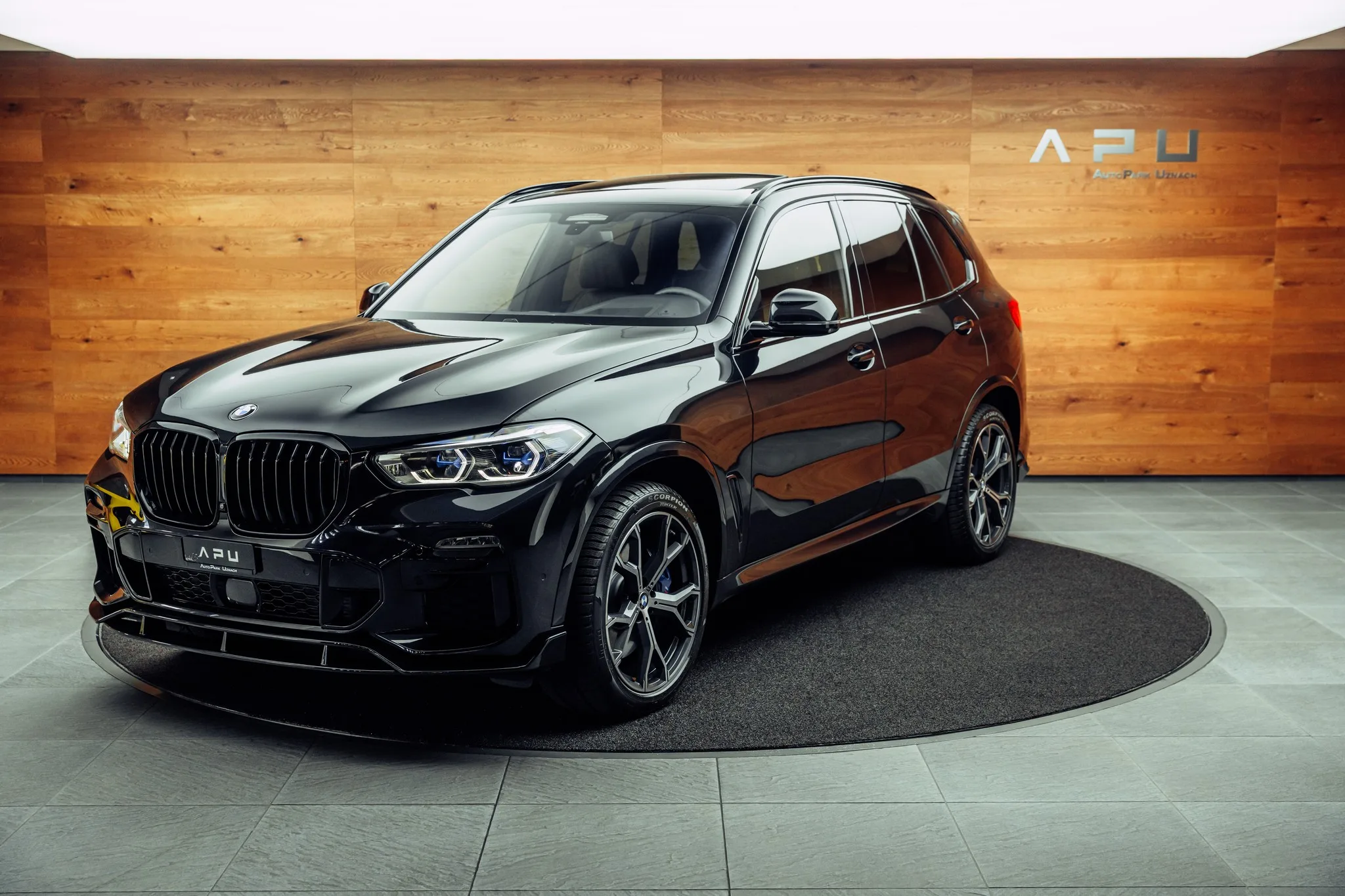 2020 BMW X5 M50i, 4/23