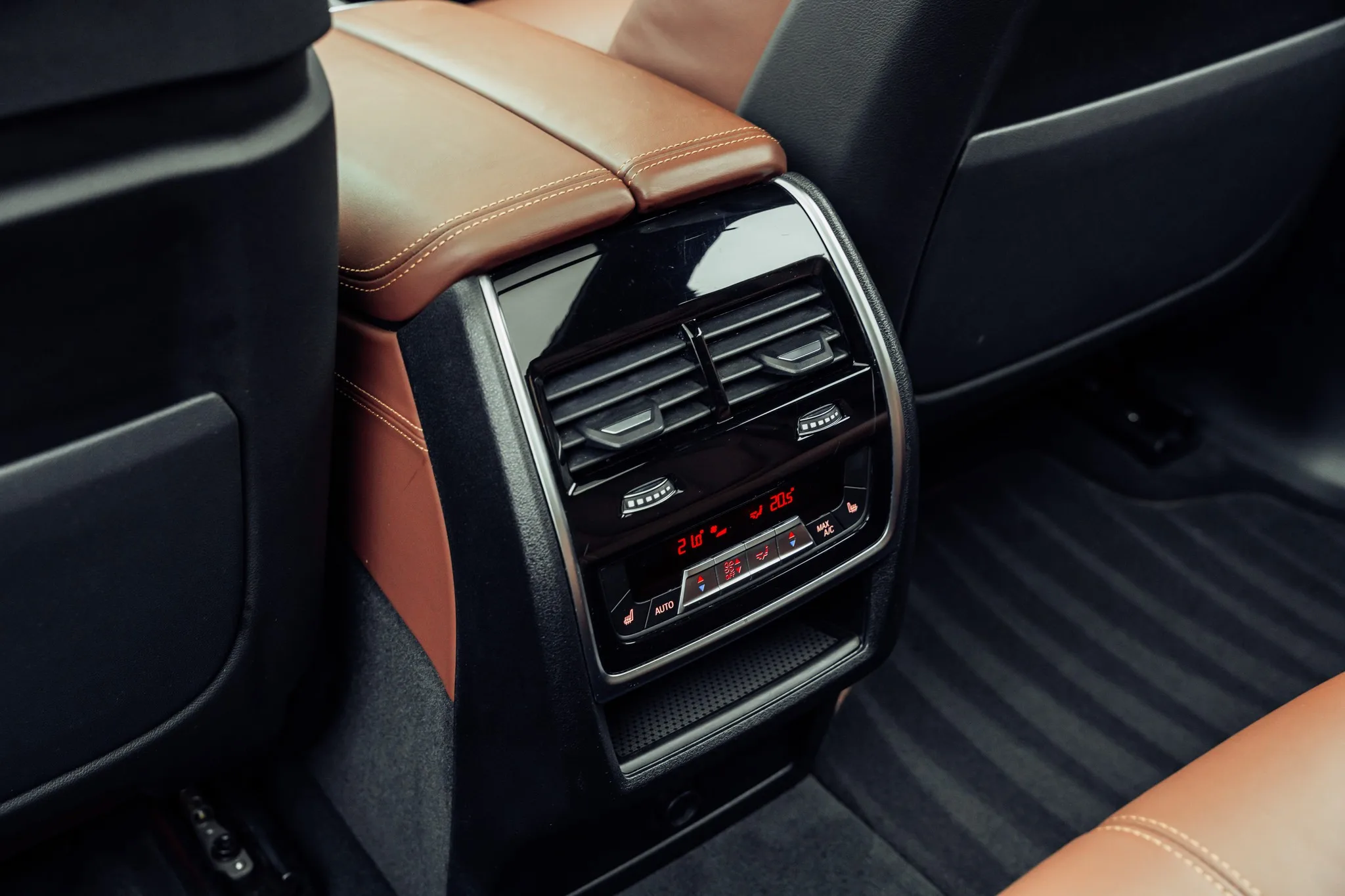 2020 BMW X5 M50i, 14/23
