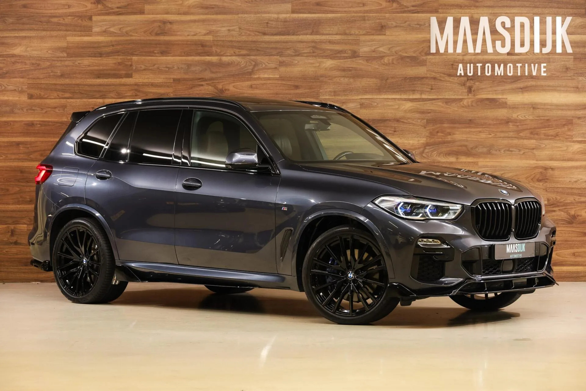 2020 BMW X5 xDrive45e M Sport offered by a specialist dealer in Werkendam, Netherlands, main photo