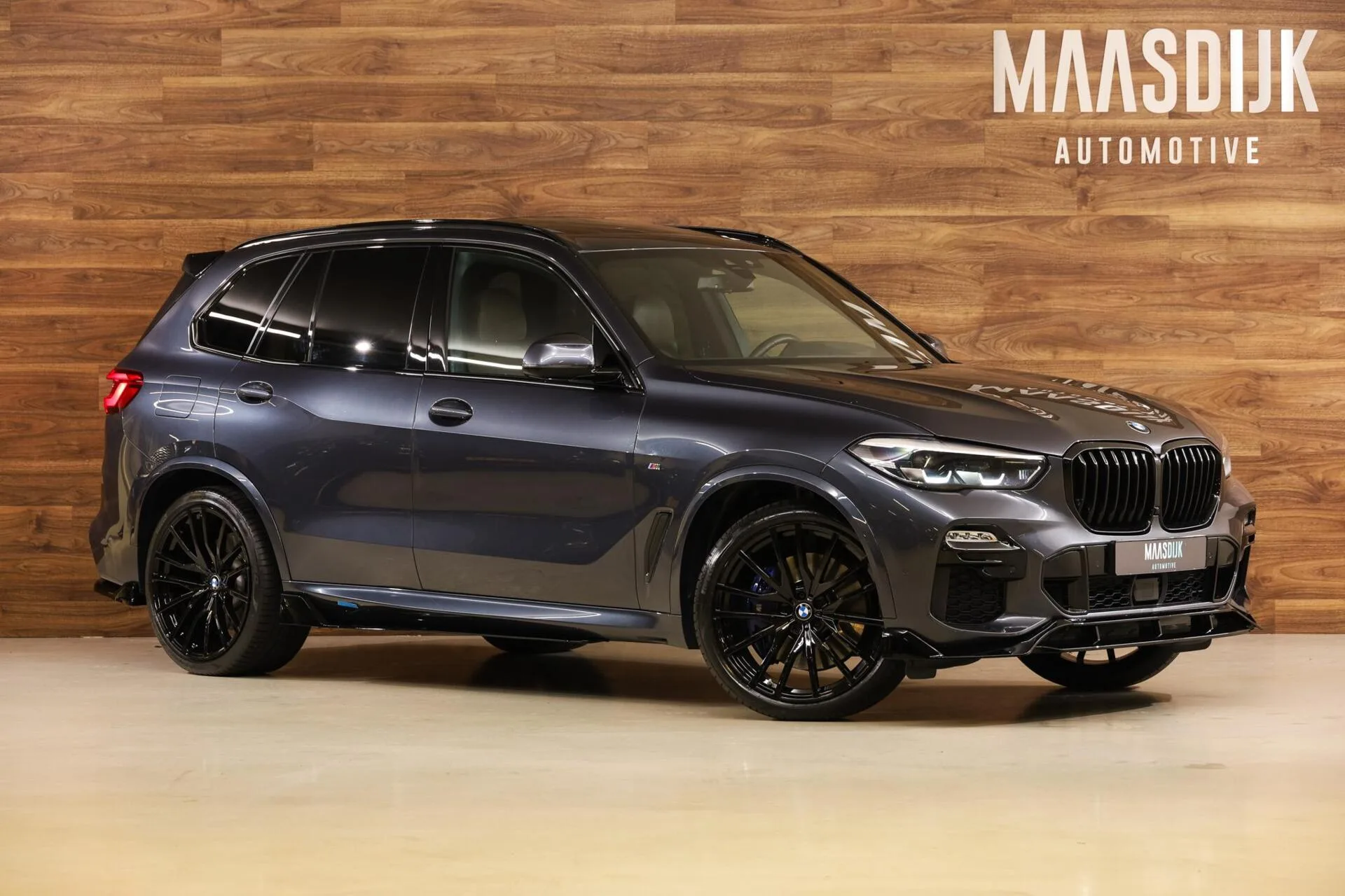 2020 BMW X5 xDrive45e M Sport offered by a specialist dealer in Werkendam, Netherlands, main photo