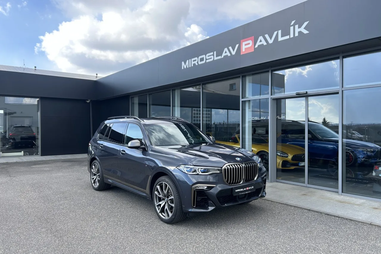 2020 BMW X7 M50d angeboten von einem Fachhändler in Písek, Tschechien, Hauptfoto