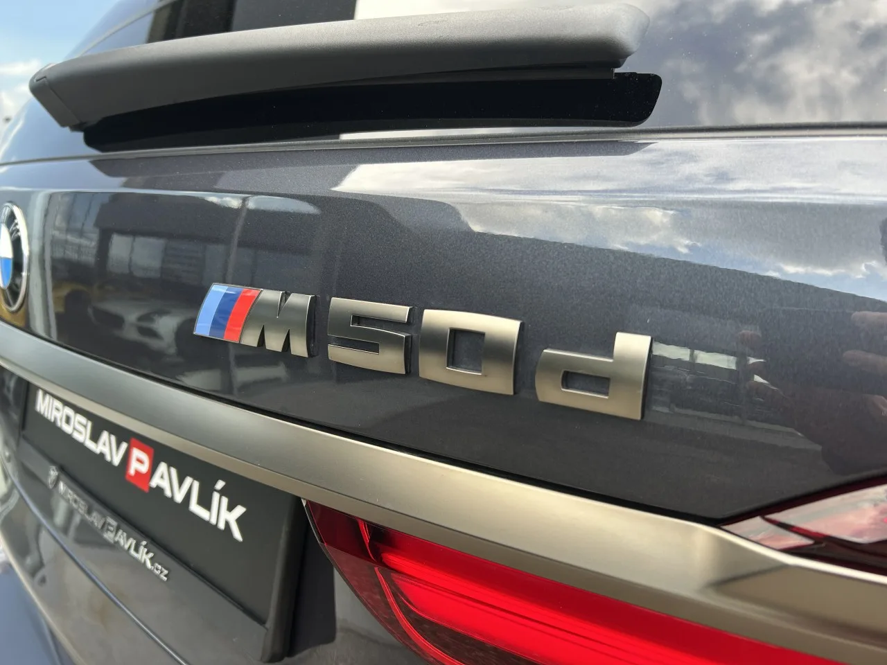 2020 BMW X7 M50d offered by a specialist dealer in Písek, Czechia, photo 8 of 39