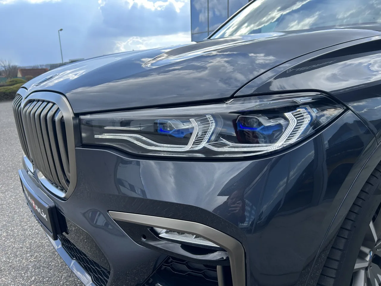 2020 BMW X7 M50d offered by a specialist dealer in Písek, Czechia, photo 10 of 39