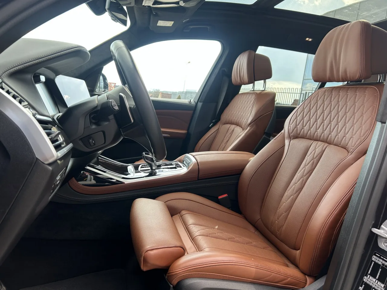 2020 BMW X7 M50d offered by a specialist dealer in Písek, Czechia, photo 11 of 39