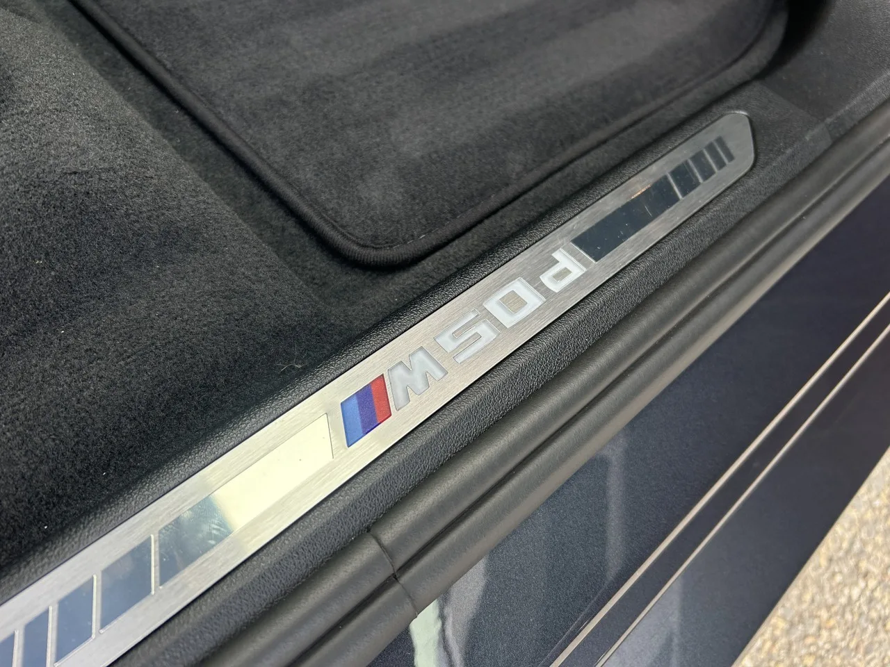2020 BMW X7 M50d offered by a specialist dealer in Písek, Czechia, photo 17 of 39