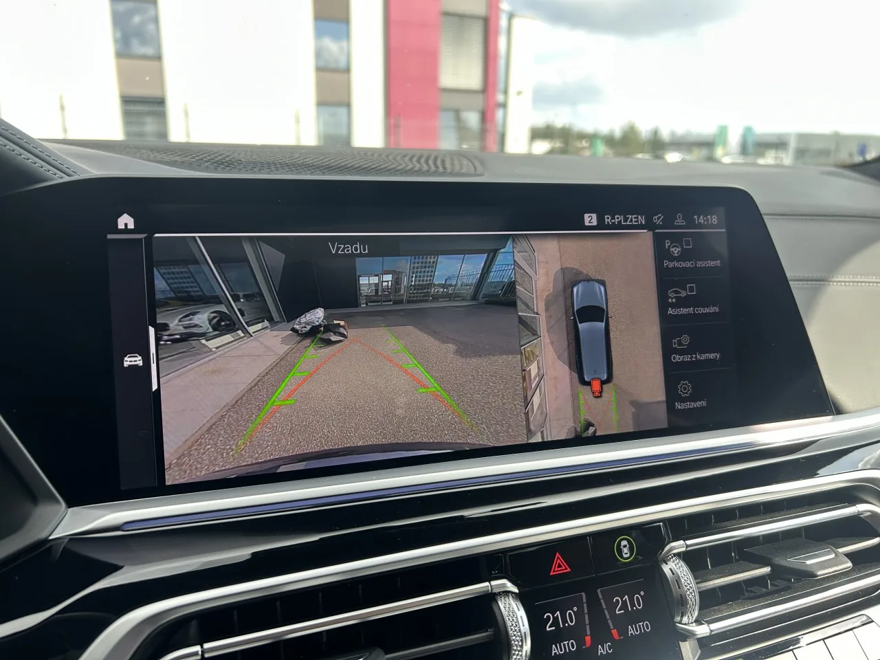 2020 BMW X7 M50d offered by a specialist dealer in Písek, Czechia, photo 18 of 39