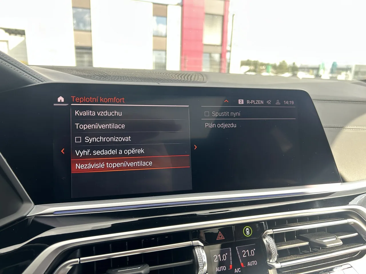 2020 BMW X7 M50d offered by a specialist dealer in Písek, Czechia, photo 19 of 39
