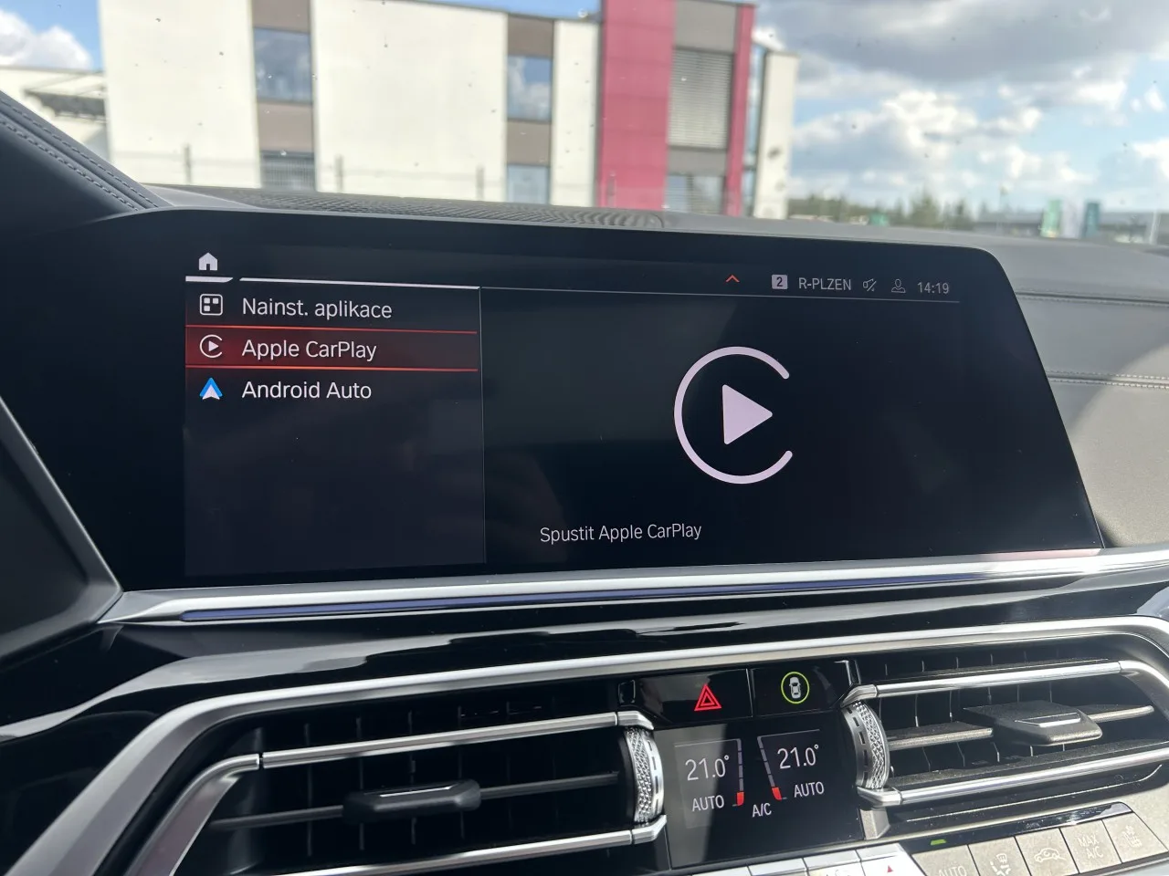 2020 BMW X7 M50d offered by a specialist dealer in Písek, Czechia, photo 20 of 39