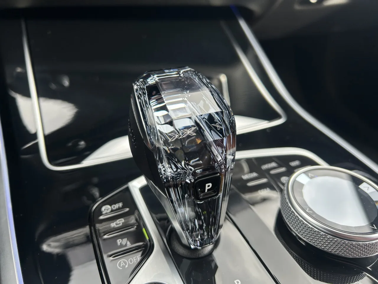 2020 BMW X7 M50d offered by a specialist dealer in Písek, Czechia, photo 22 of 39