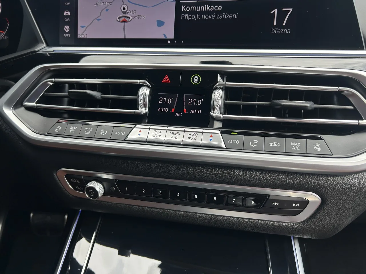 2020 BMW X7 M50d offered by a specialist dealer in Písek, Czechia, photo 23 of 39