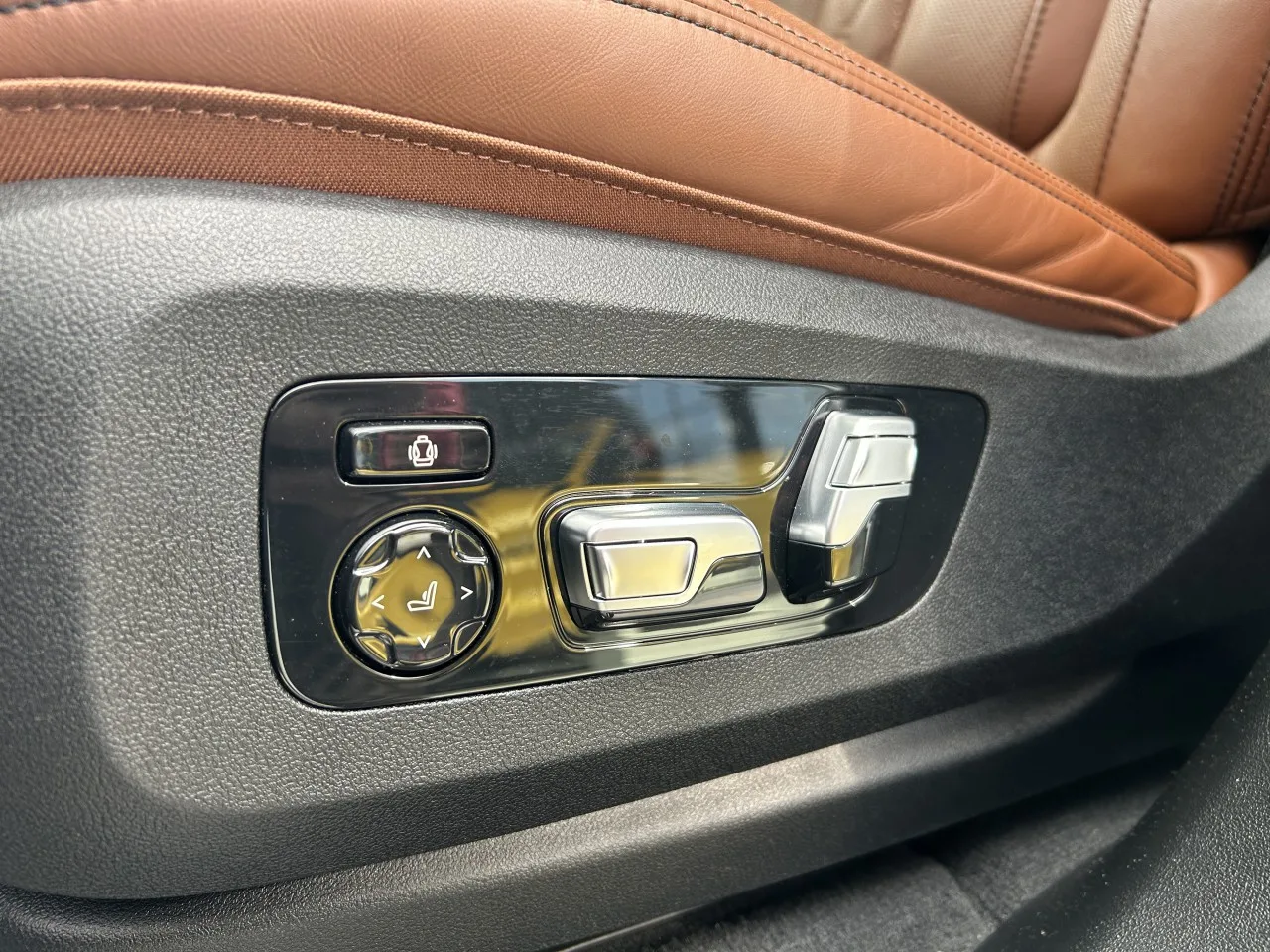 2020 BMW X7 M50d offered by a specialist dealer in Písek, Czechia, photo 30 of 39