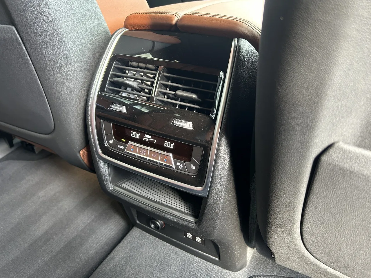2020 BMW X7 M50d offered by a specialist dealer in Písek, Czechia, photo 31 of 39
