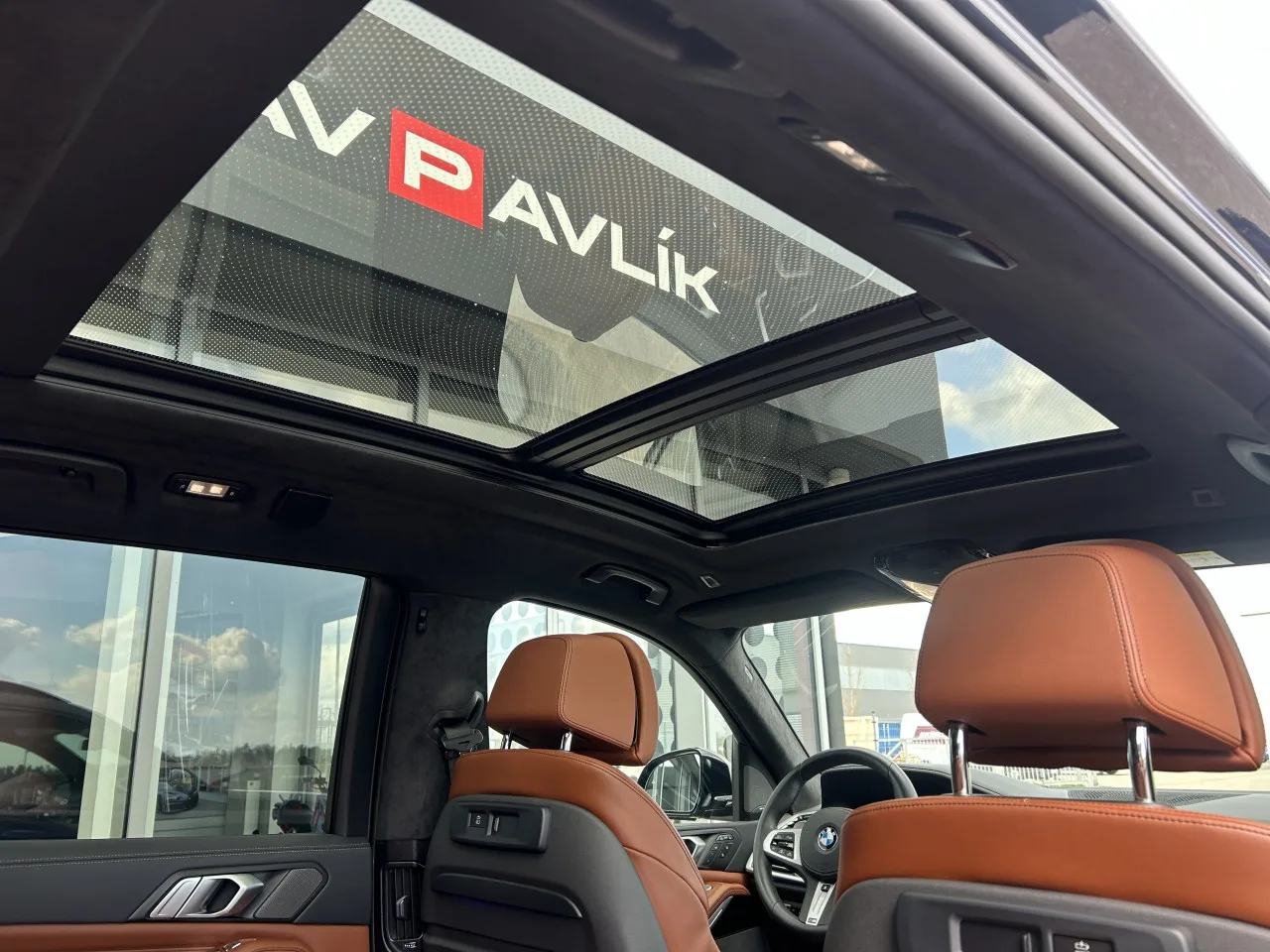 2020 BMW X7 M50d offered by a specialist dealer in Písek, Czechia, photo 34 of 39