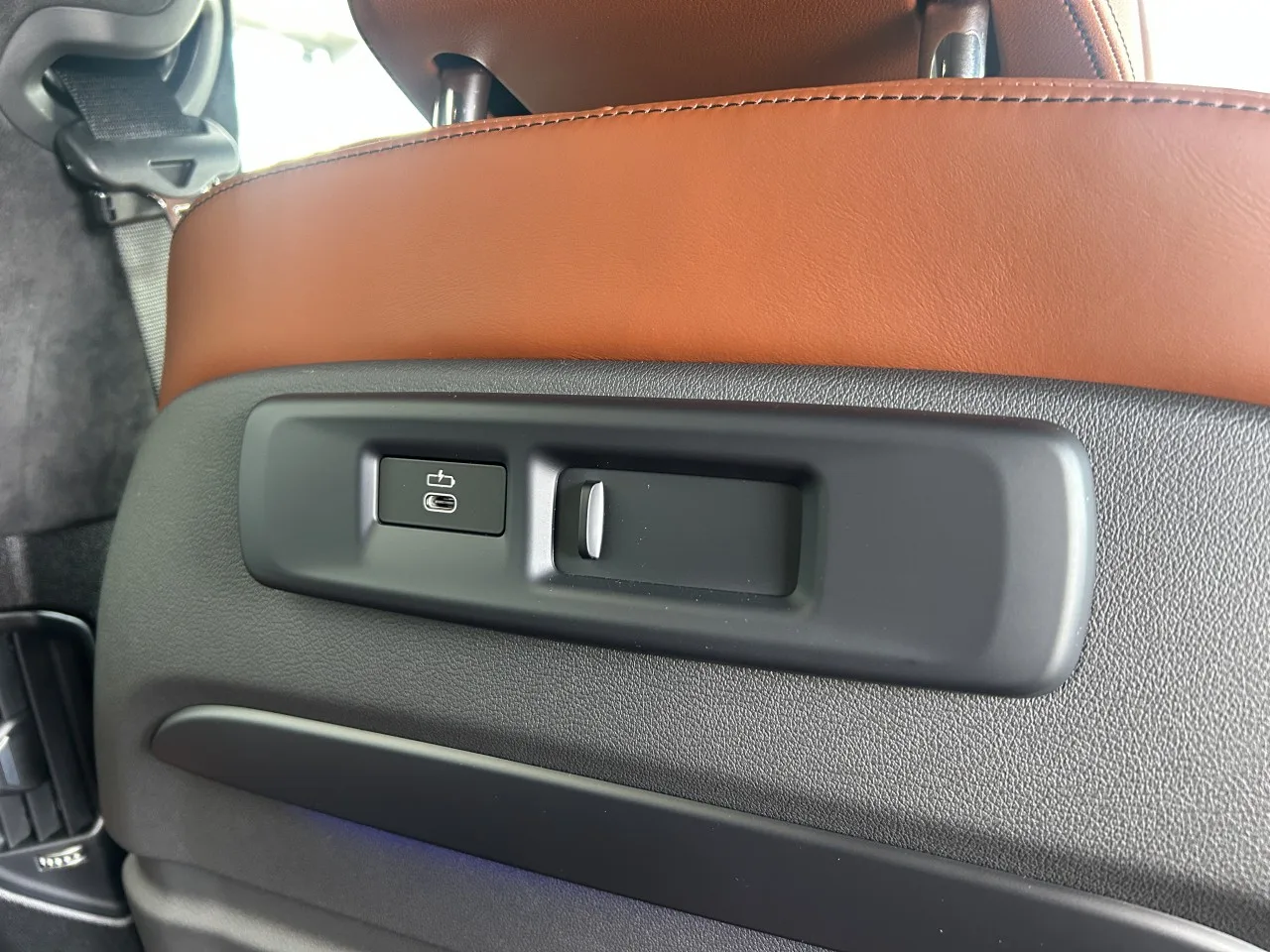 2020 BMW X7 M50d offered by a specialist dealer in Písek, Czechia, photo 35 of 39