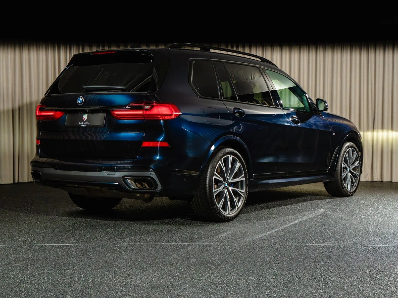 2020 BMW X7 M50i, 3/24