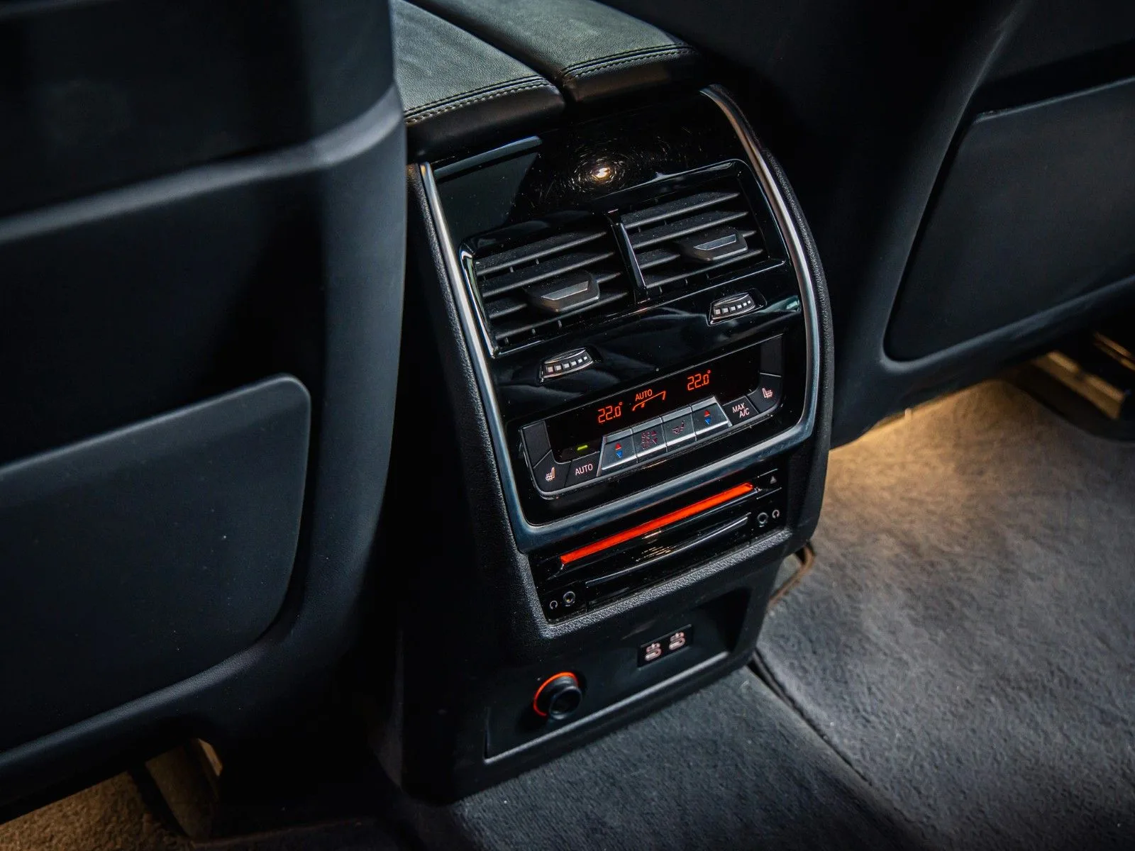 2020 BMW X7 M50i, 23/24