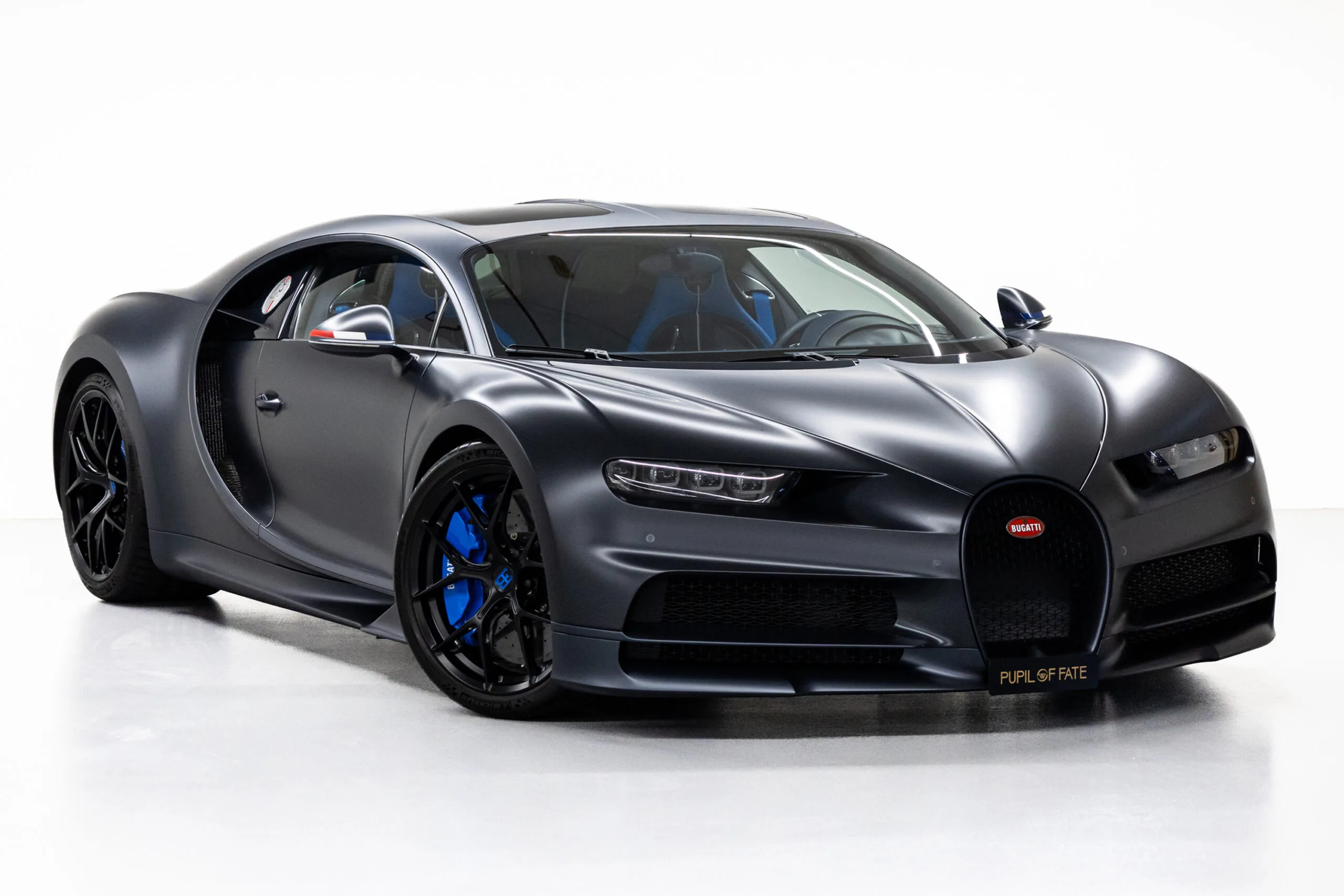 2020 Bugatti Chiron Sport 110 Ans Bugatti proposée par un concessionnaire spécialisé à Dubaï, Émirats arabes unis, photo principale