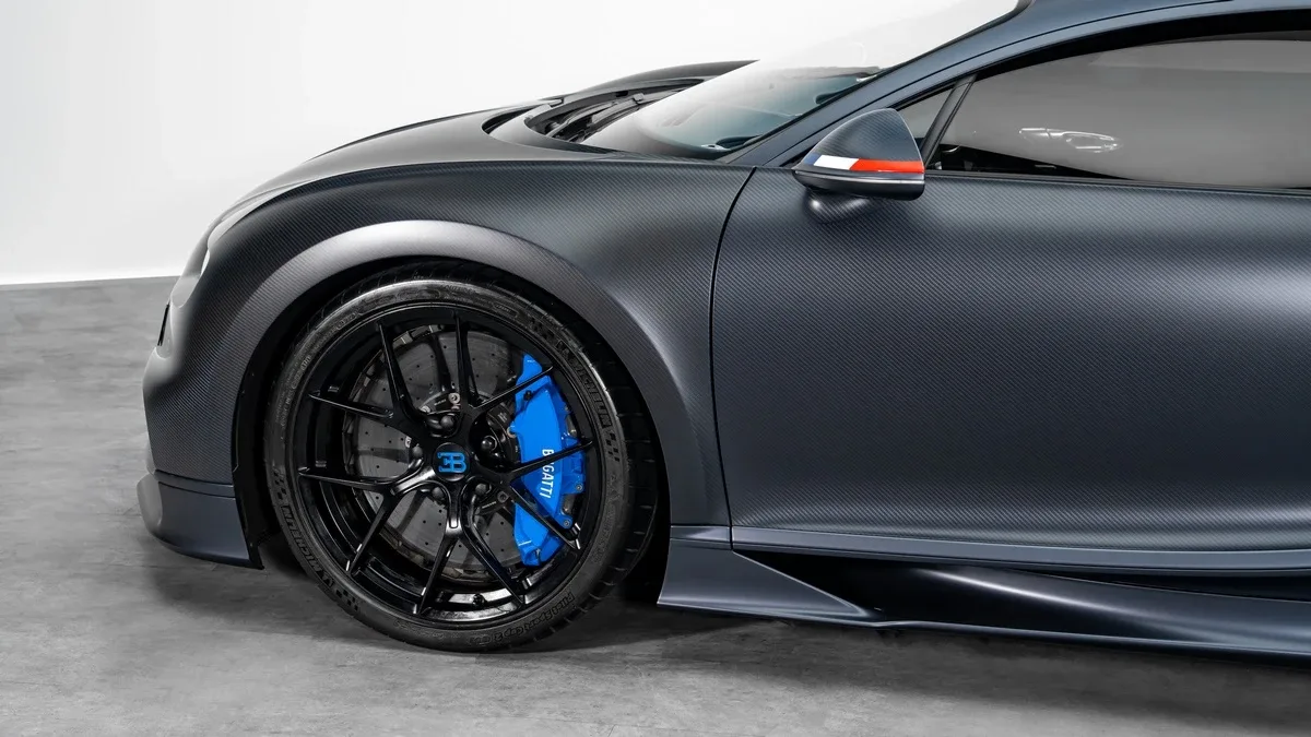 2020 Bugatti Chiron Sport angeboten von einem Fachhändler in Dubai, Vereinigte Arabische Emirate, Foto 6 von 25