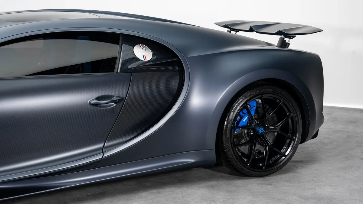 2020 Bugatti Chiron Sport angeboten von einem Fachhändler in Dubai, Vereinigte Arabische Emirate, Foto 9 von 25