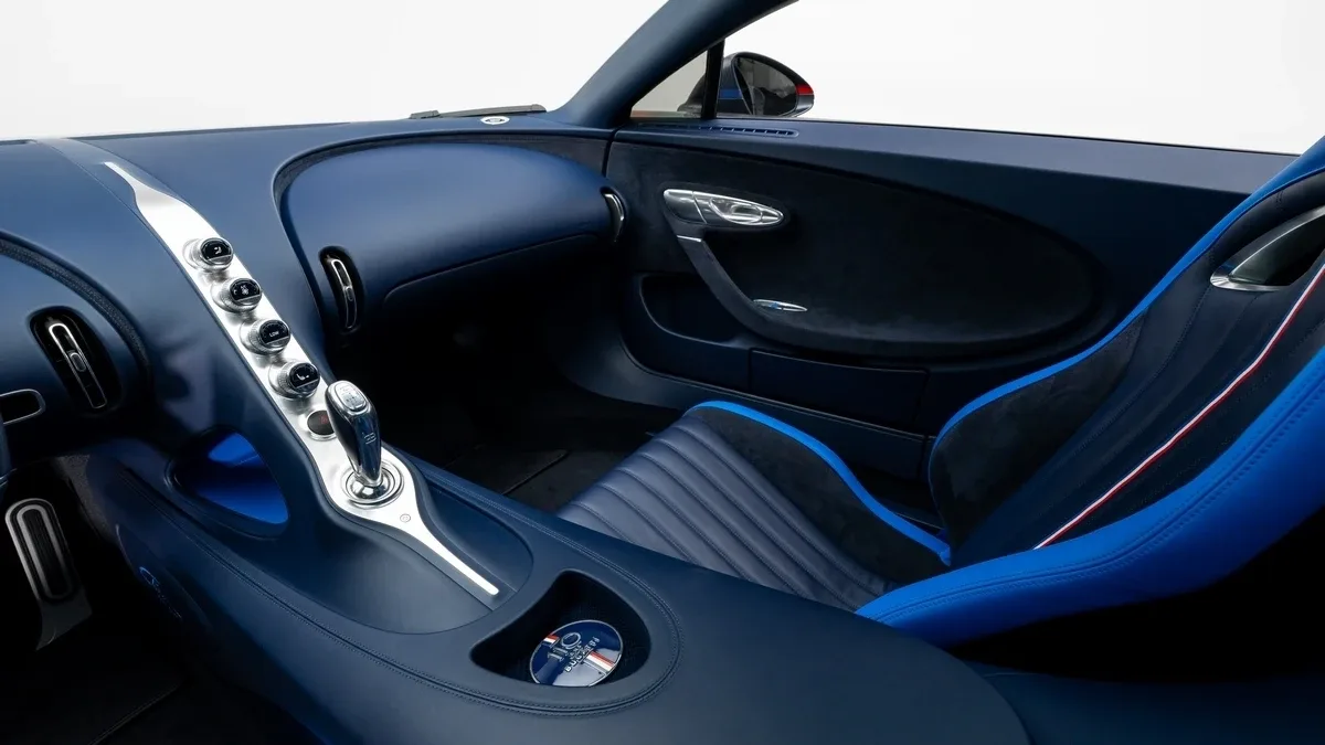 2020 Bugatti Chiron Sport angeboten von einem Fachhändler in Dubai, Vereinigte Arabische Emirate, Foto 15 von 25