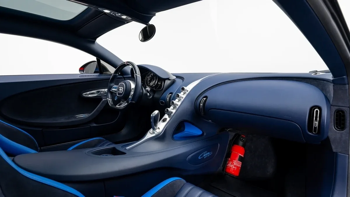 2020 Bugatti Chiron Sport angeboten von einem Fachhändler in Dubai, Vereinigte Arabische Emirate, Foto 20 von 25