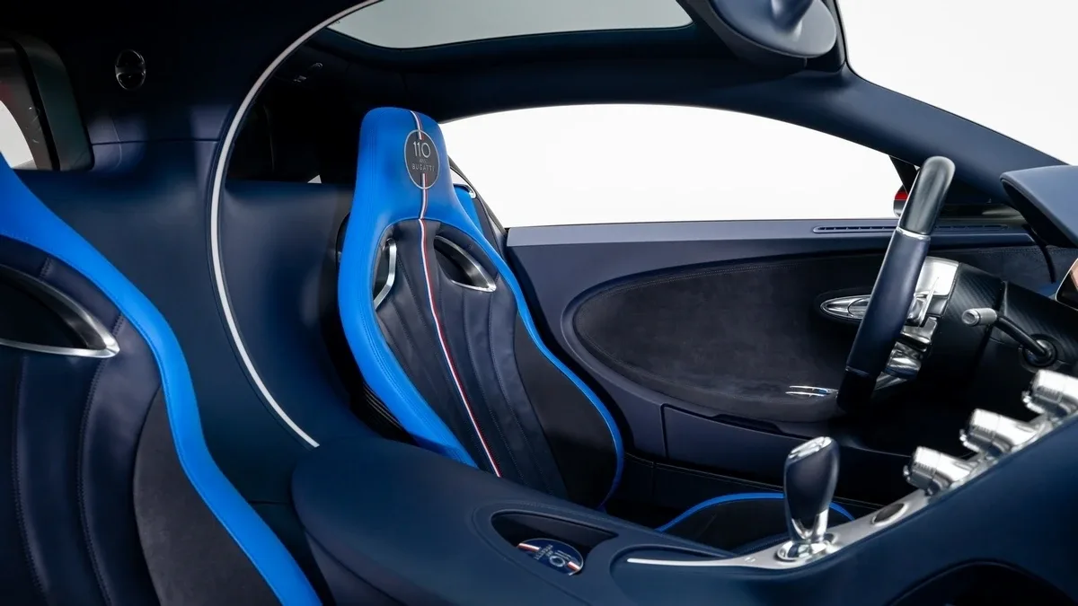 2020 Bugatti Chiron Sport angeboten von einem Fachhändler in Dubai, Vereinigte Arabische Emirate, Foto 22 von 25